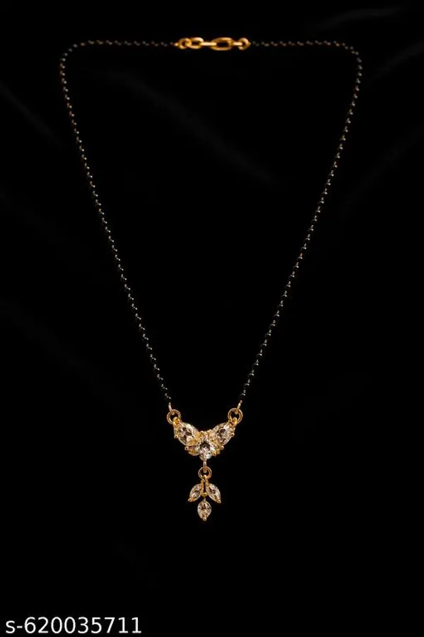 Gold_And_Black_Radiant_Leaf_Charm_Mangalsutra_For_Women