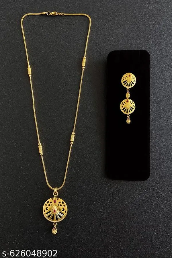 Gold_Elegant_Crescent_Motif_Gold_Pendant_Necklace_Set_For_Women