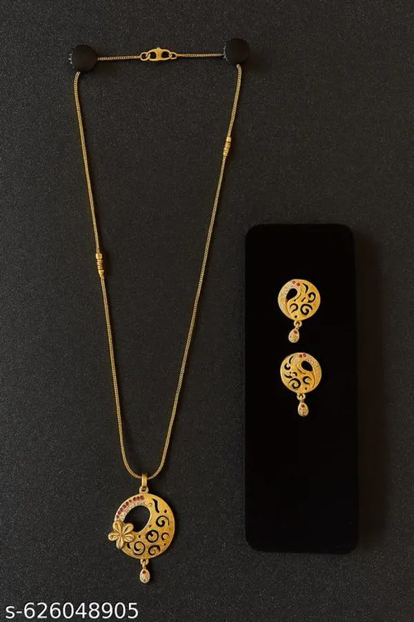 Gold_Floral_Swirl_Gold_Pendant_Necklace_Set_For_Women