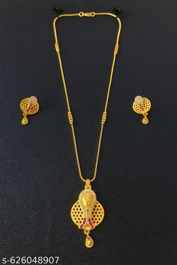 Gold_Divine_Grace_Gold_Pendant_Necklace_Set_For_Women