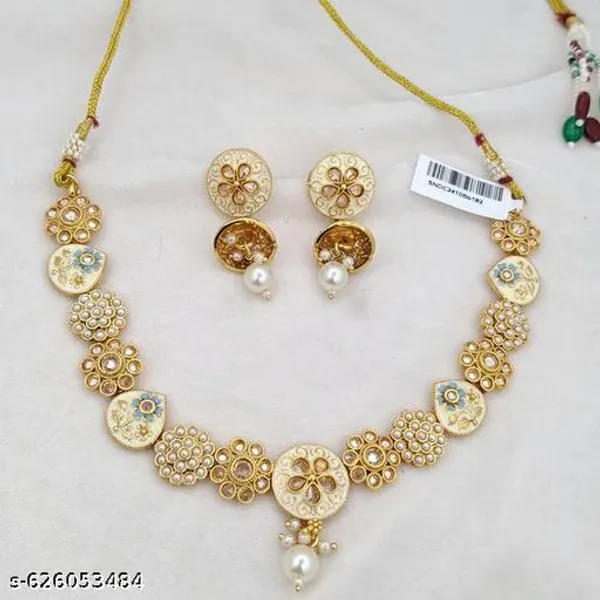 Gold_And_White_Graceful_Floral_Kundan_Necklace_With_Pearl_Drops_For_Women