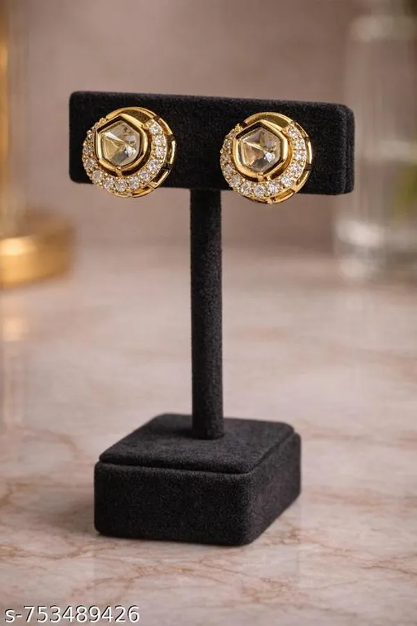 Gold_Elegant_Geometric_Halo_Pendant_Necklace_Set_With_Stud_Earrings_For_Women