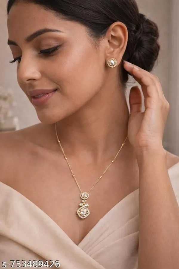 Gold_Elegant_Geometric_Halo_Pendant_Necklace_Set_With_Stud_Earrings_For_Women