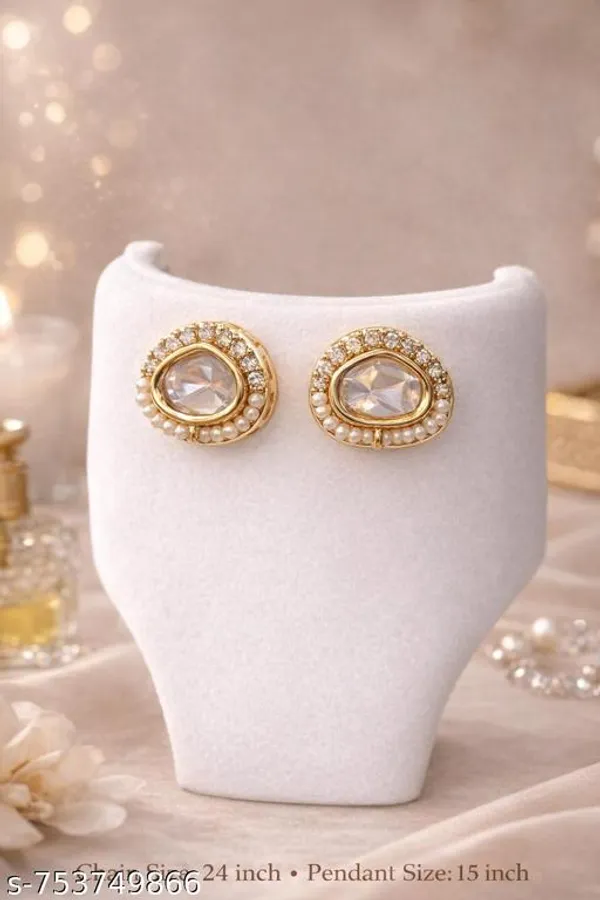 Gold_And_Ivory_Ivory_Bloom_Kundan_Pendant_Set_For_Women