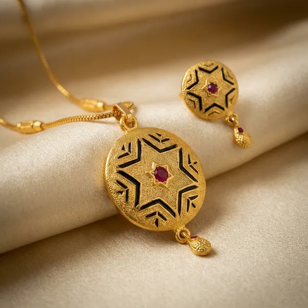 Gold_Classic_Star_Pattern_Gold_Pendant_Necklace_Set_For_Women