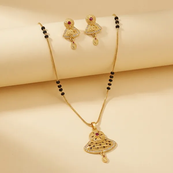 Gold_Royal_Dome_Gold_Pendant_Necklace_Set_For_Women
