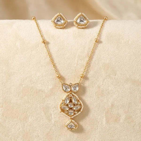 Gold_And_White_Pearl_Bloom_Grace_Pendant_Set_For_Women