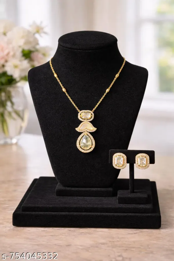 Gold_Golden_Radiance_Teardrop_Pendant_Set_For_Women