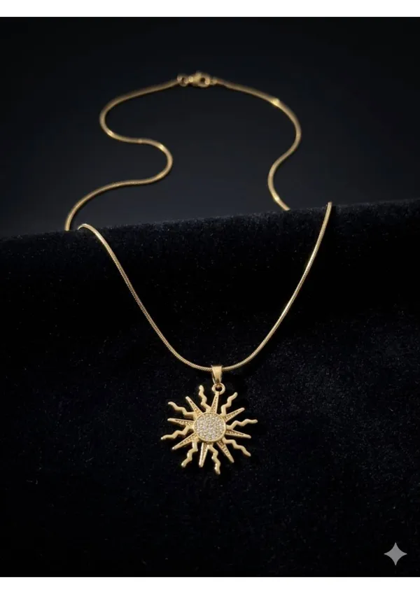 Golden_Sun_Pendant_Necklace_With_Textured_Design
