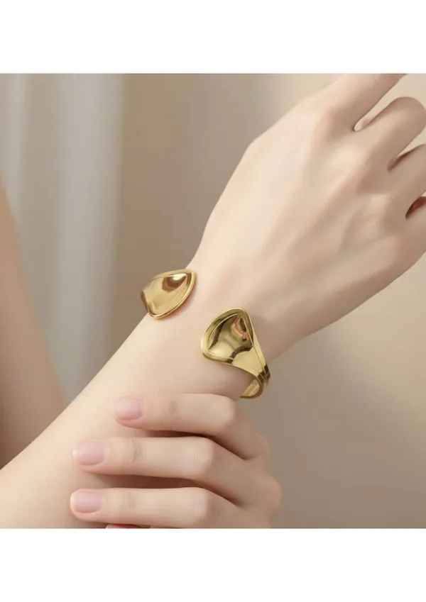 Gold-Toned_Heart_Shaped_Open_Cuff_Bracelet