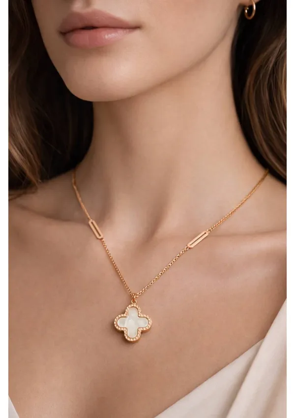 Elegant_Four-Leaf_Clover_White_Shell_Pendant_Necklace_With_Gold_Chain