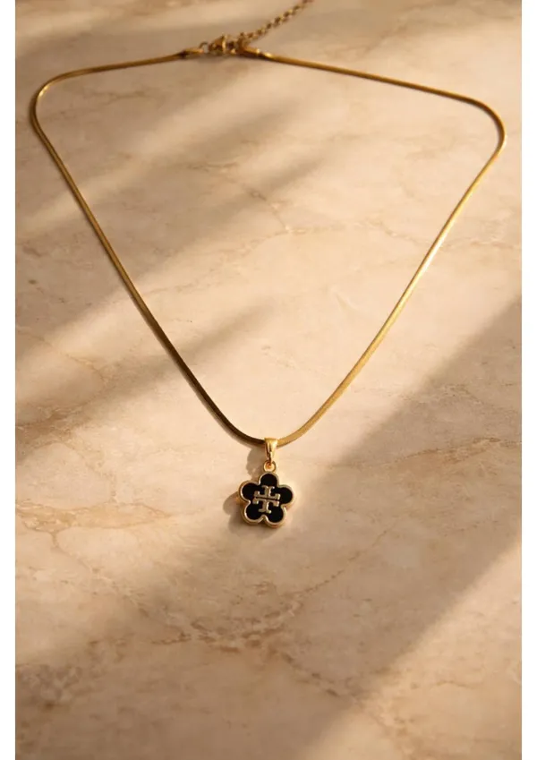 Elegant_Black_Flower_Gold-Tone_Chain_Necklace
