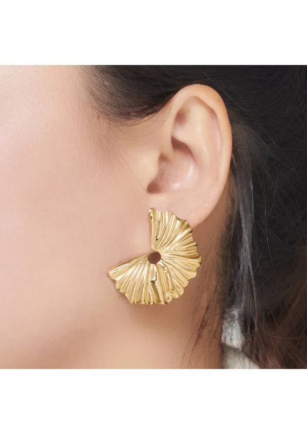 Textured_Gold-Toned_Pleated_Fan_Stud_Earrings_–_1_Pair