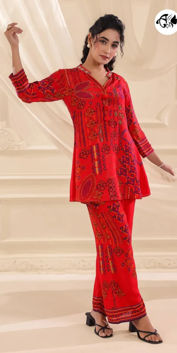 Multicolor_Fusion_Abstract_Printed_Kurti_Set_For_Women