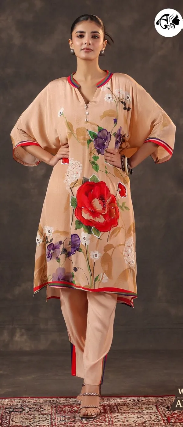Peach_Floral_Designer_Kurta_Setya_Elegant_Blossom_Print_Kurti_Pant_Set