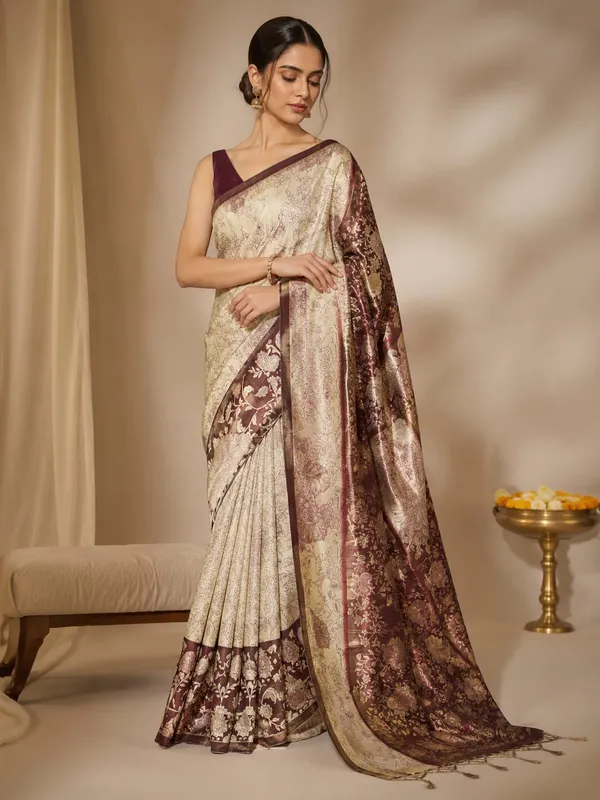 Elegant_Floral_Jacquard_Saree
