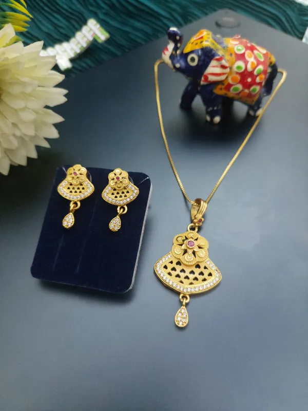 Gold_Plated_Bell_Ruby_&_AD_Pendant_Set_with_Earrings_for_Women