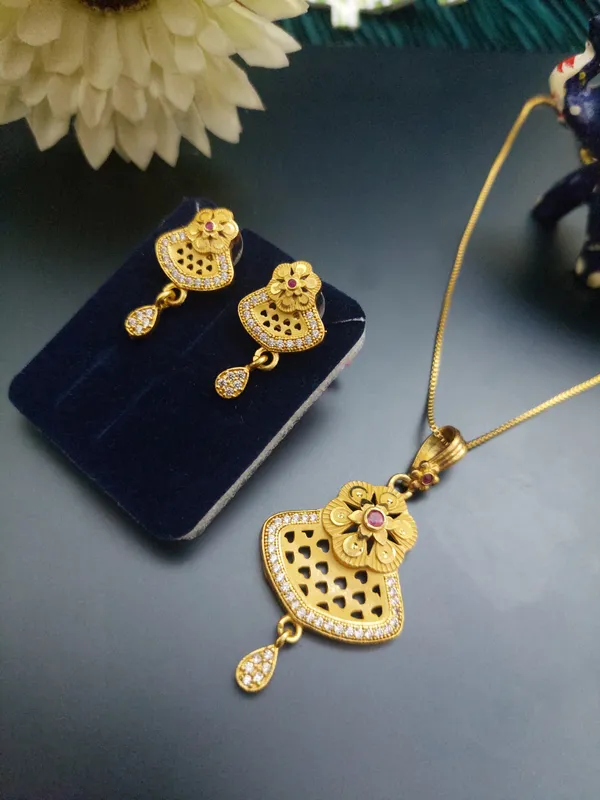 Gold_Plated_Bell_Ruby_&_AD_Pendant_Set_with_Earrings_for_Women