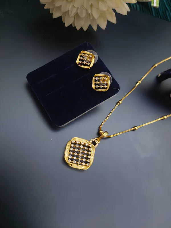 Gold_Plated_Diamond_AD_Studded_Pendant_Set_with_Earrings_for_Women