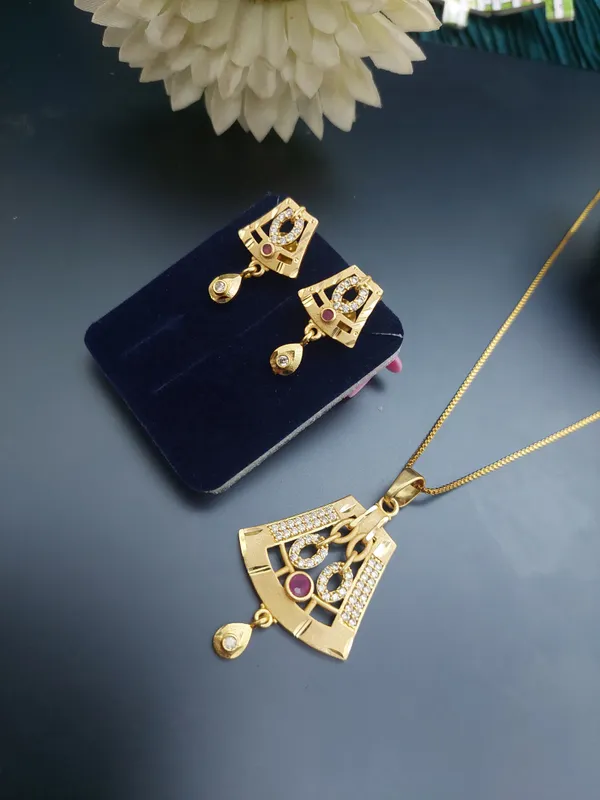 Gold_Plated_Fan_Drop_Ruby_&_AD_Pendant_Set_with_Earrings_for_Women