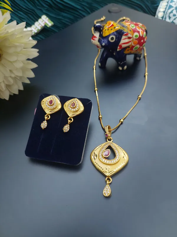 Gold_Plated_Kite_Ruby_&_AD_Pendant_Set_with_Earrings_for_Women