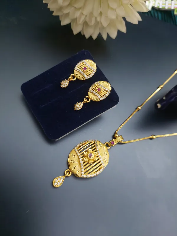 Gold_Plated_Oval_Ruby_&_AD_Pendant_Set_with_Earrings_for_Women