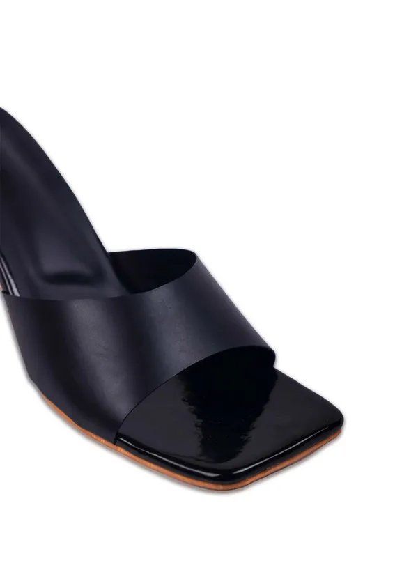 Blue_Fox_Leather_Heel_For_Women