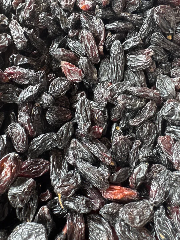 Shahi_Dryfruits_Black_Raisins_|_Wholesome_Daily_Nutrition_|_250_Gm