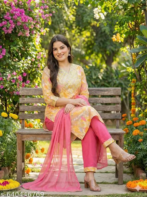 Pink_Floral_Print_Kurta_And_Pant_Set_With_Dupatta_And_Gota_Patti_Work_Party_Wear_Festive_Wear_For_Women