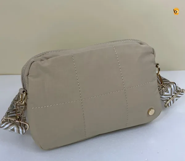 Stylish_Phone_Sling_in_Quilted_…._Very_luxurious!