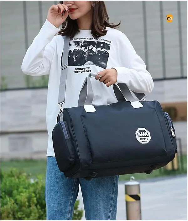 Fashion_Travel_Smart_Duffel_Bag_With_Shoes_Pockets