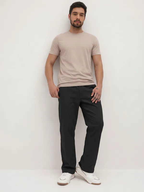 mens_loose_16_botom_black_chinos__lycra_travel_pants