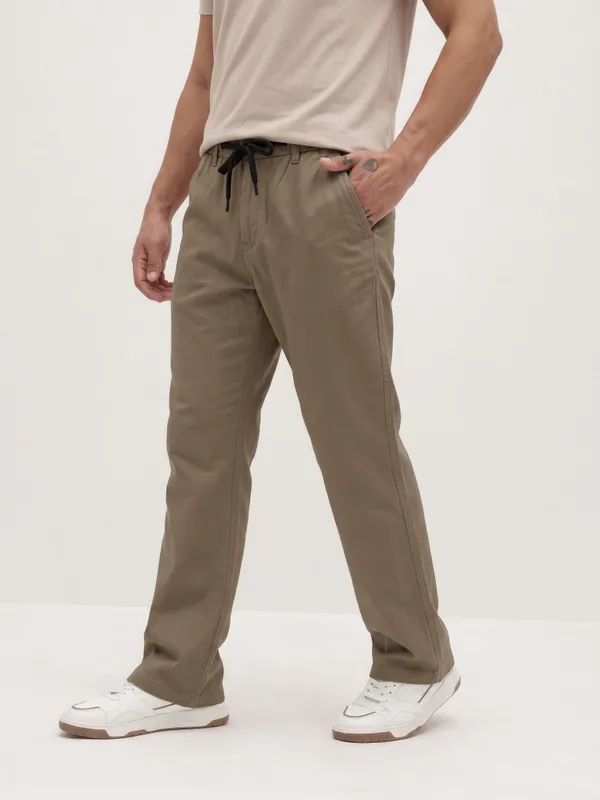 mens_loose_16_botom_brown_chinos__lycra_travel_pants