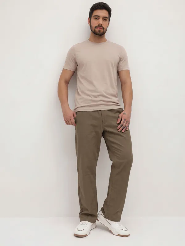 mens_loose_16_botom_brown_chinos__lycra_travel_pants