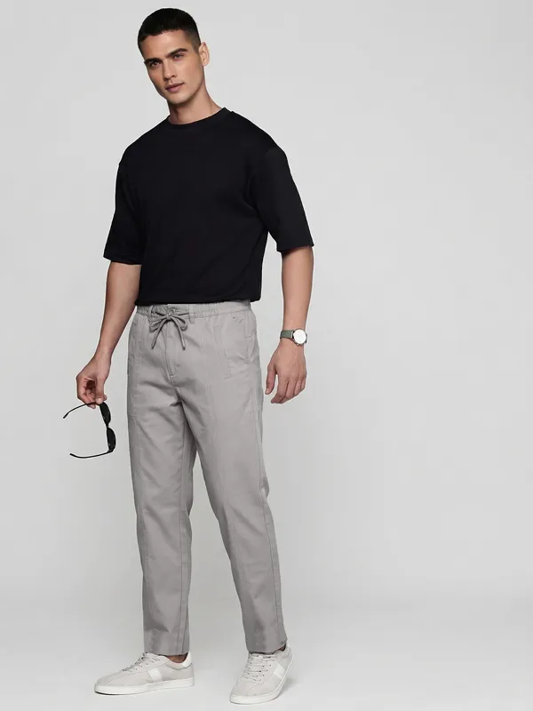 LT_GREY_Technical_Fabric_Cargo_Pants_for_Men
