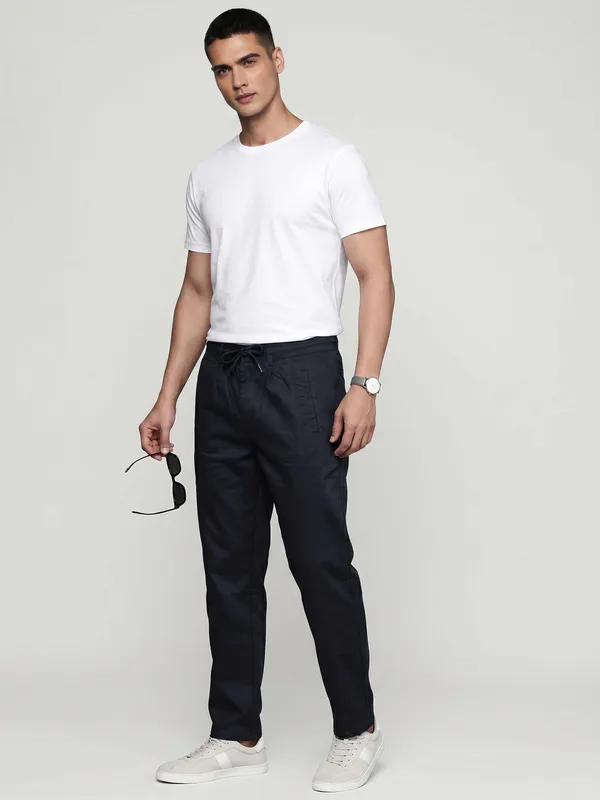 Navy_Blue_Technical_Fabric_Cargo_Pants_for_Men