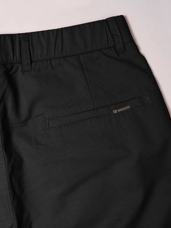 Mens_Black_Cargo_Pants_With_Snap_Button_Pockets