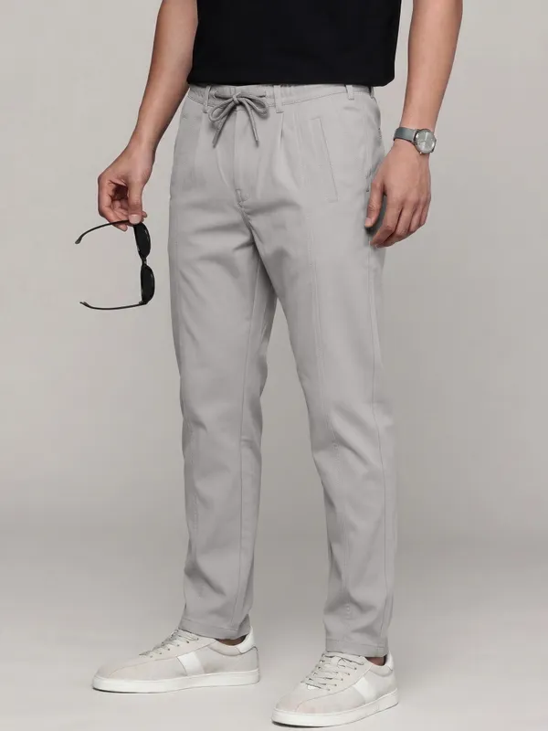 LT_GREY_Technical_Fabric_Cargo_Pants_for_Men