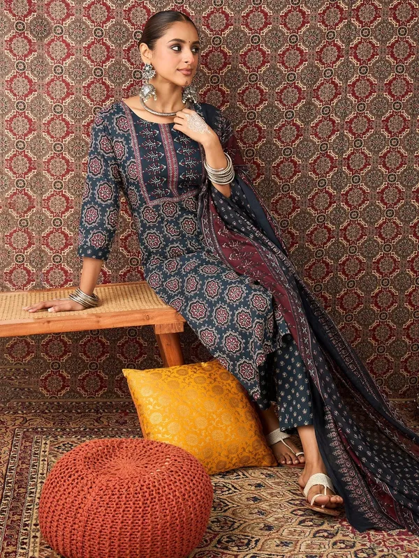 Ajrak_print_three_piece_set