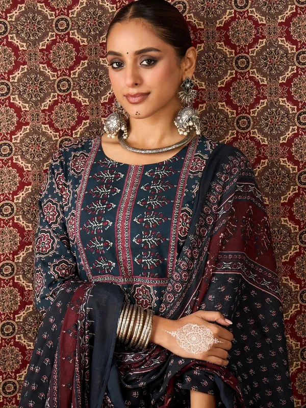 Ajrak_print_three_piece_set