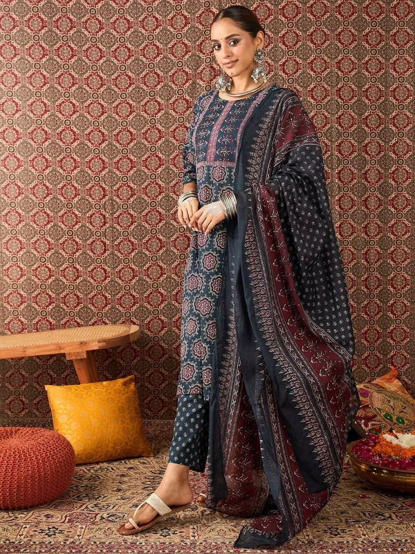 Ajrak_print_three_piece_set