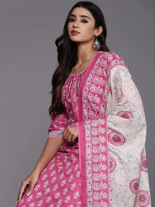 TATVANI_–_Cotton_Printed_Kurti_Pant_Dupatta_Set