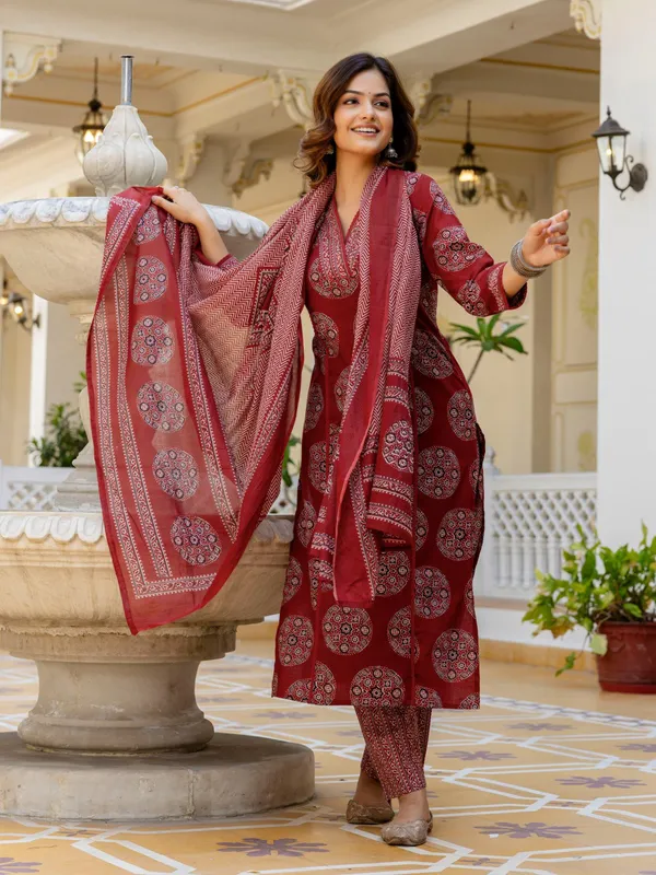 TATVANI_–_Cotton_Printed_Kurti_Pant_Dupatta_Set