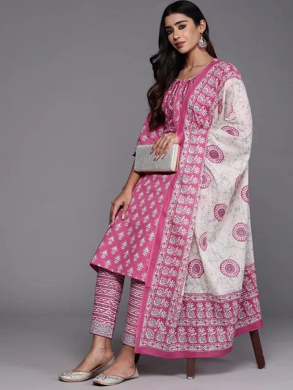 TATVANI_–_Cotton_Printed_Kurti_Pant_Dupatta_Set