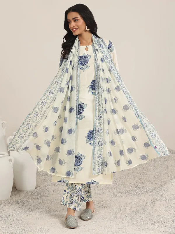 TATVANI_–_Rayon_Printed_Kurti_Pant_Dupatta_Set