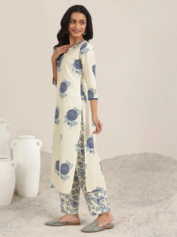 TATVANI_–_Rayon_Printed_Kurti_Pant_Dupatta_Set