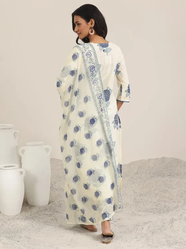 TATVANI_–_Rayon_Printed_Kurti_Pant_Dupatta_Set