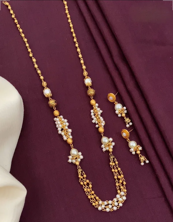 Gold_Alloy,_Pearls_Necklace_And_Earring_Set_For_Women