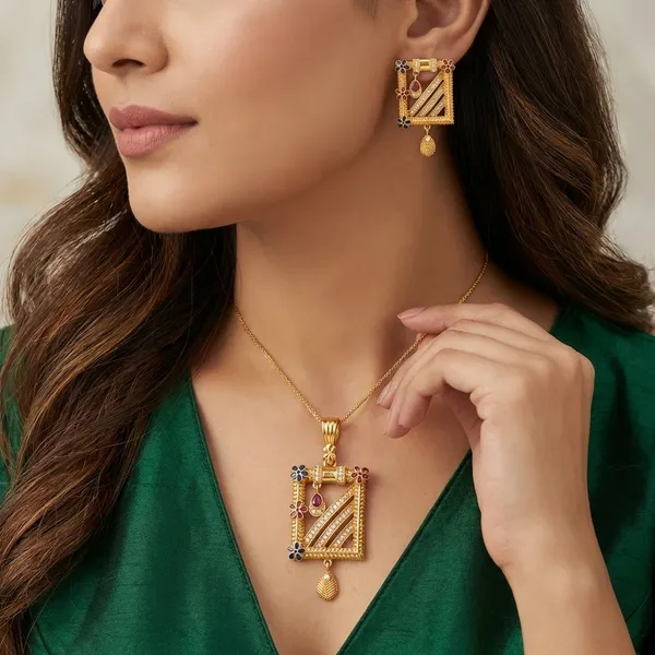 Gold_Alloy,_Meenakari_Pendant_Set_For_Women