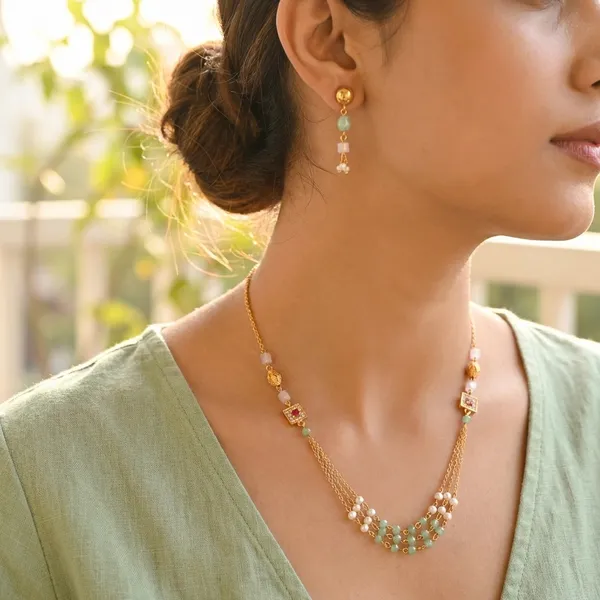Gold_Alloy,_Stones_Necklace_And_Earring_Set_For_Women